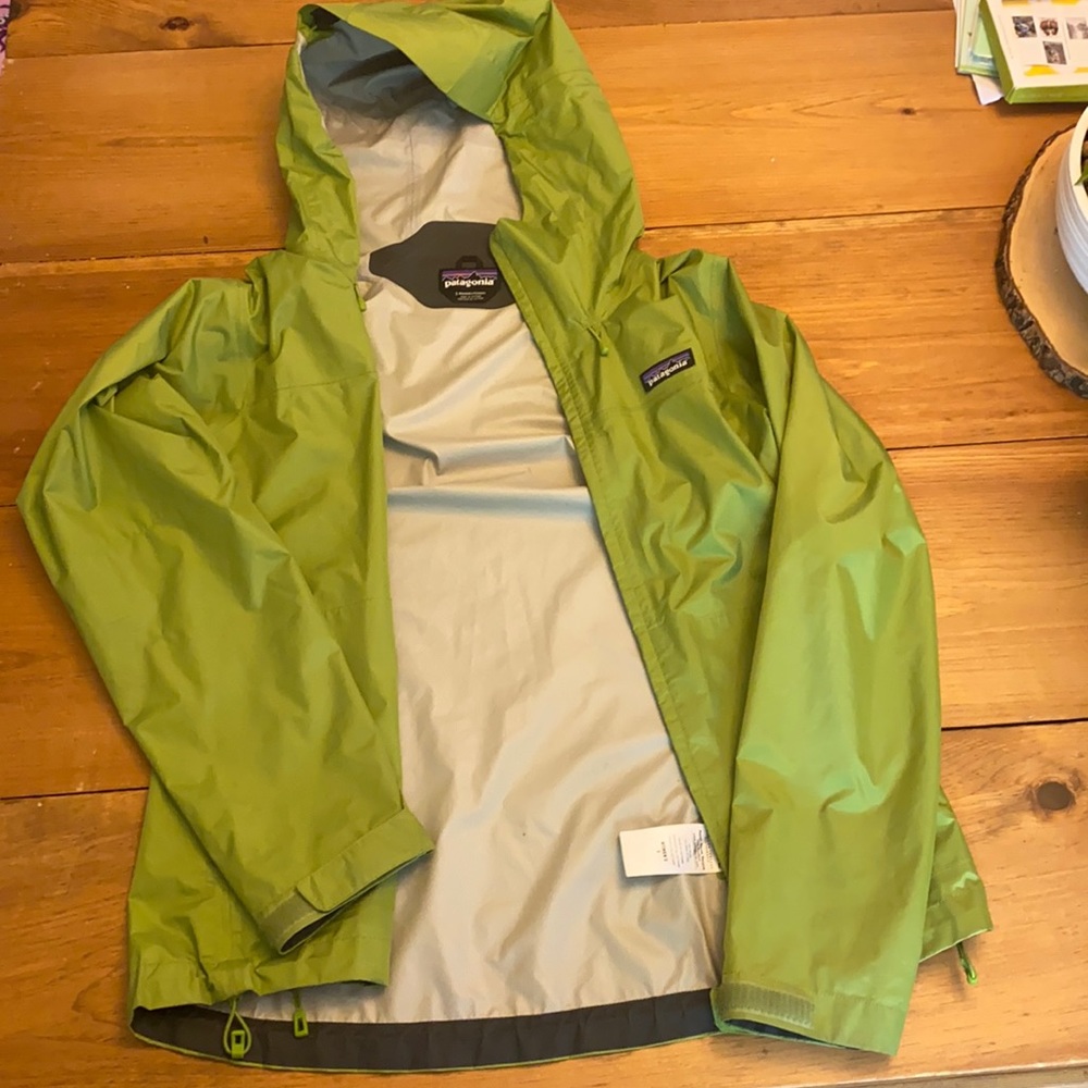 Patagonia Women’s Rain Jacket Size S